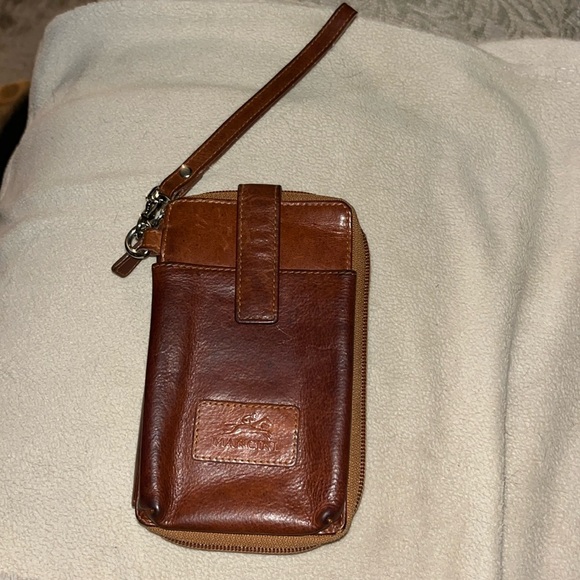 Mancini wristlet - Picture 2 of 8